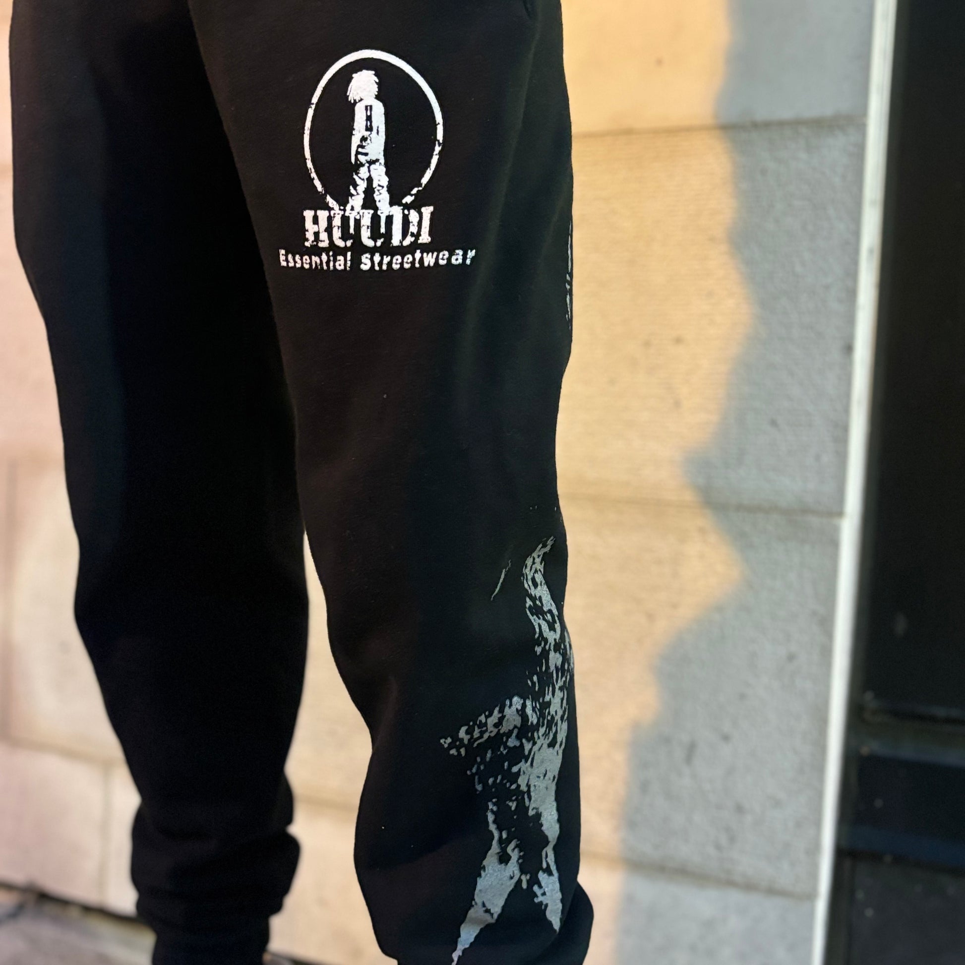 ESSENTIAL STREETWEAR SWEATPANTS
